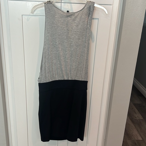 La ROK LUXE Dress - Picture 6 of 8